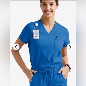 Women’s Easy STRETCH Taylor 3-Pocket High Low Hem V-Neck Scrub Top - Royal Blue